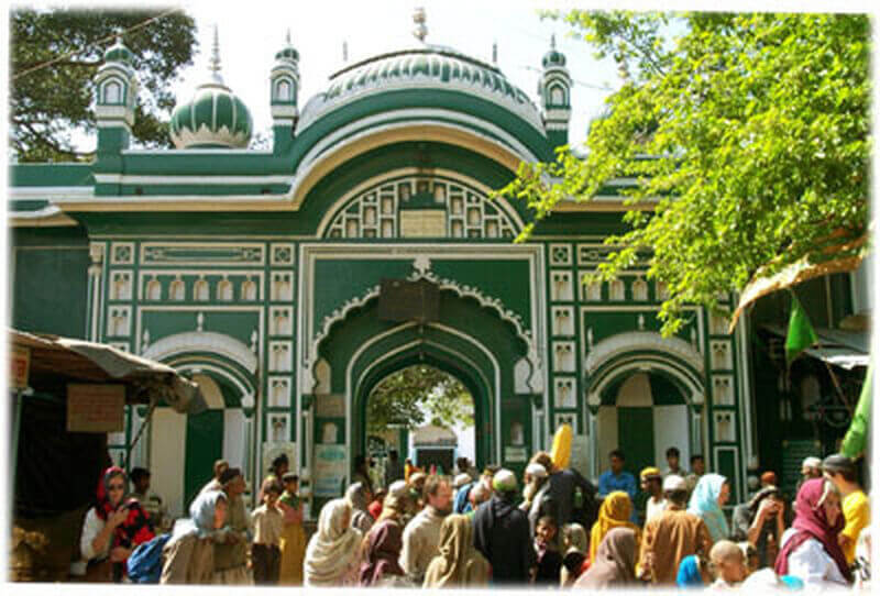 The entry to Khwaja Allaudin Sabir's Dargah